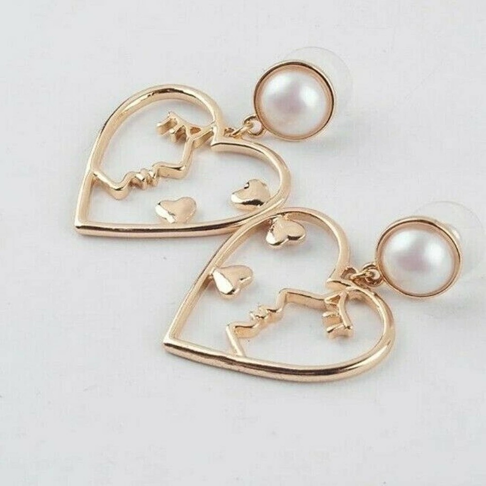 VALENTINES Gold Earrings Hollow Heart Faces Kissing